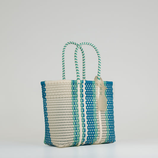 Panier Multi en taille small bleu sur fond blanc