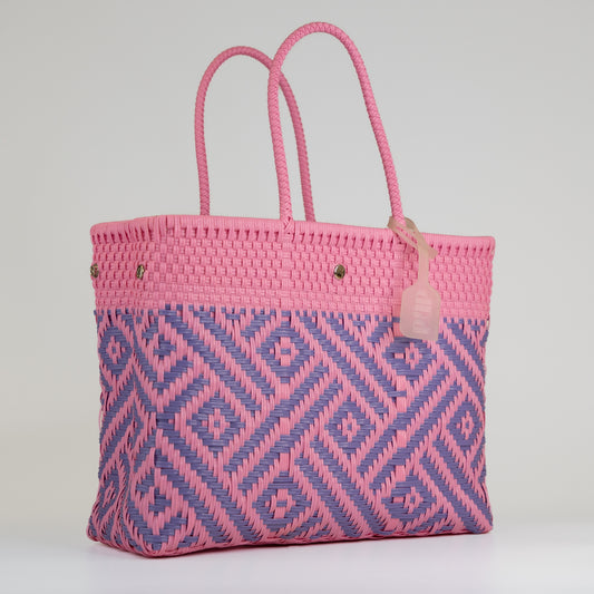 Sac à main motif aztèque en taille médium rose et lilas sur fond blanc 