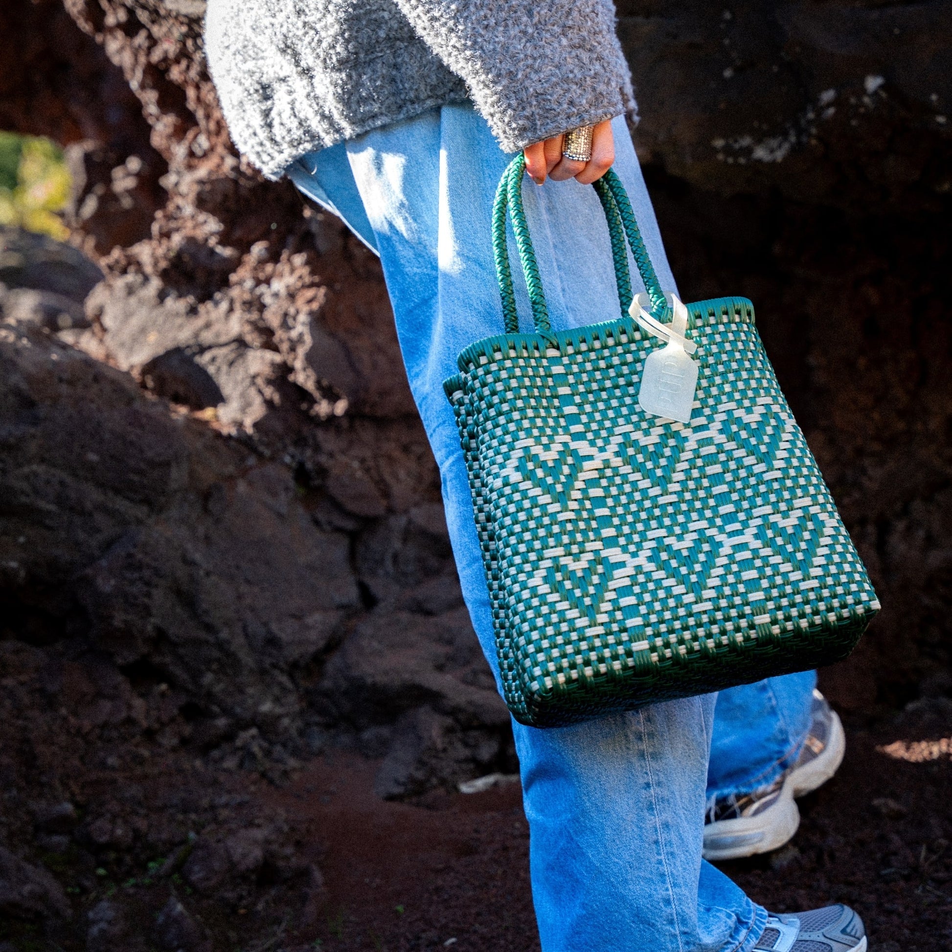 Clémentine porte le Chéri S dans le coloris Jade Perle