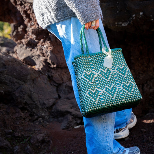 Clémentine porte le Chéri S dans le coloris Jade Perle