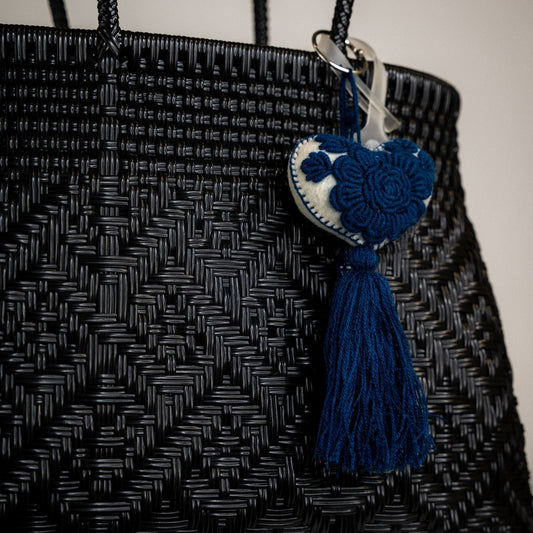 GRIGRI COEUR FLORAL ET POMPOM