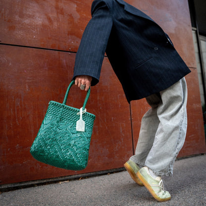 Le sac à main Loom S en coloris Jade